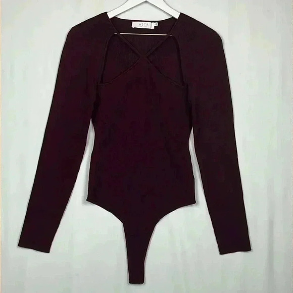 ASTR Tops - ASTR Womens Bodysuit Burgundy XL Cutout Design Long Sleeves Snap Bottom Stretch